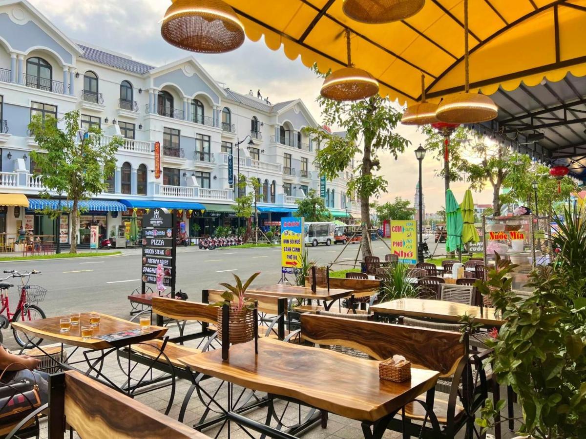Bistro Hotel Grand World Phú Quốc Exterior foto
